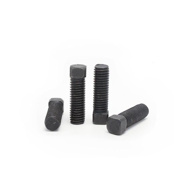 Square set screws with chamfered end -3