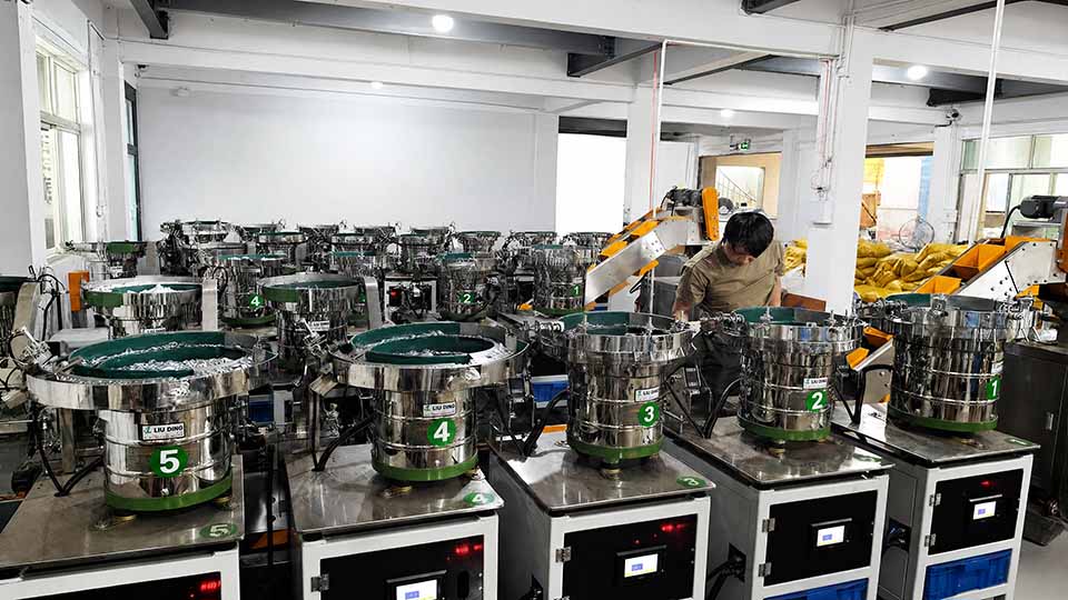Photos of the screw packaging equipment